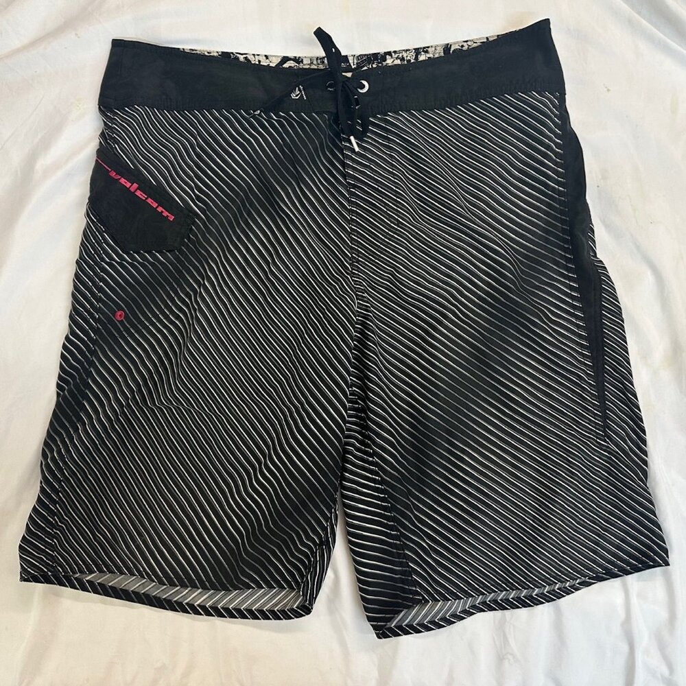 Volcom Board Shorts Mens 38 Black Red White Striped Surf Shorts Swimwear